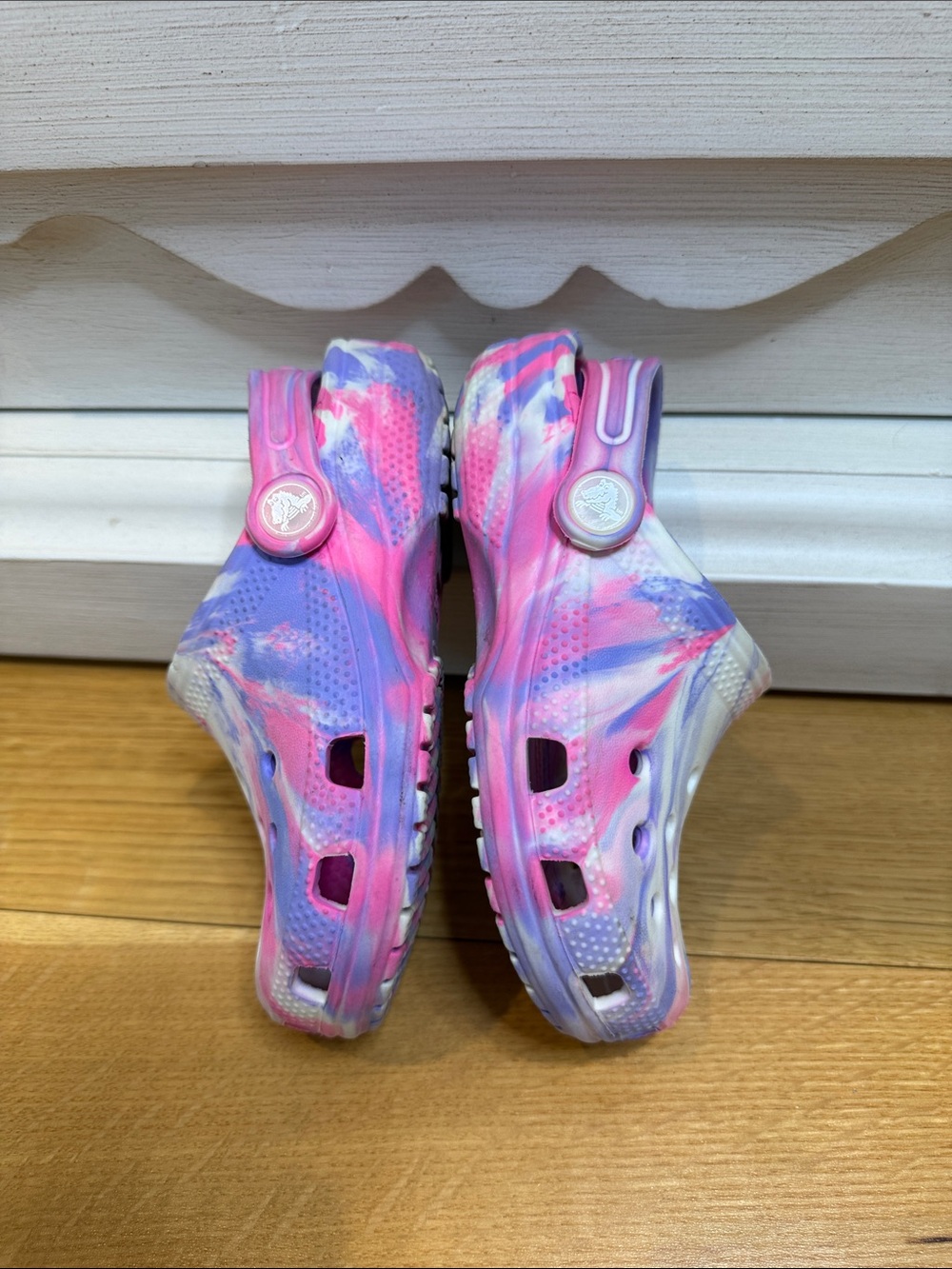 CROCS Kids Tie-Dye Clogs in Pink, Purple & White - Picture 5 of 6